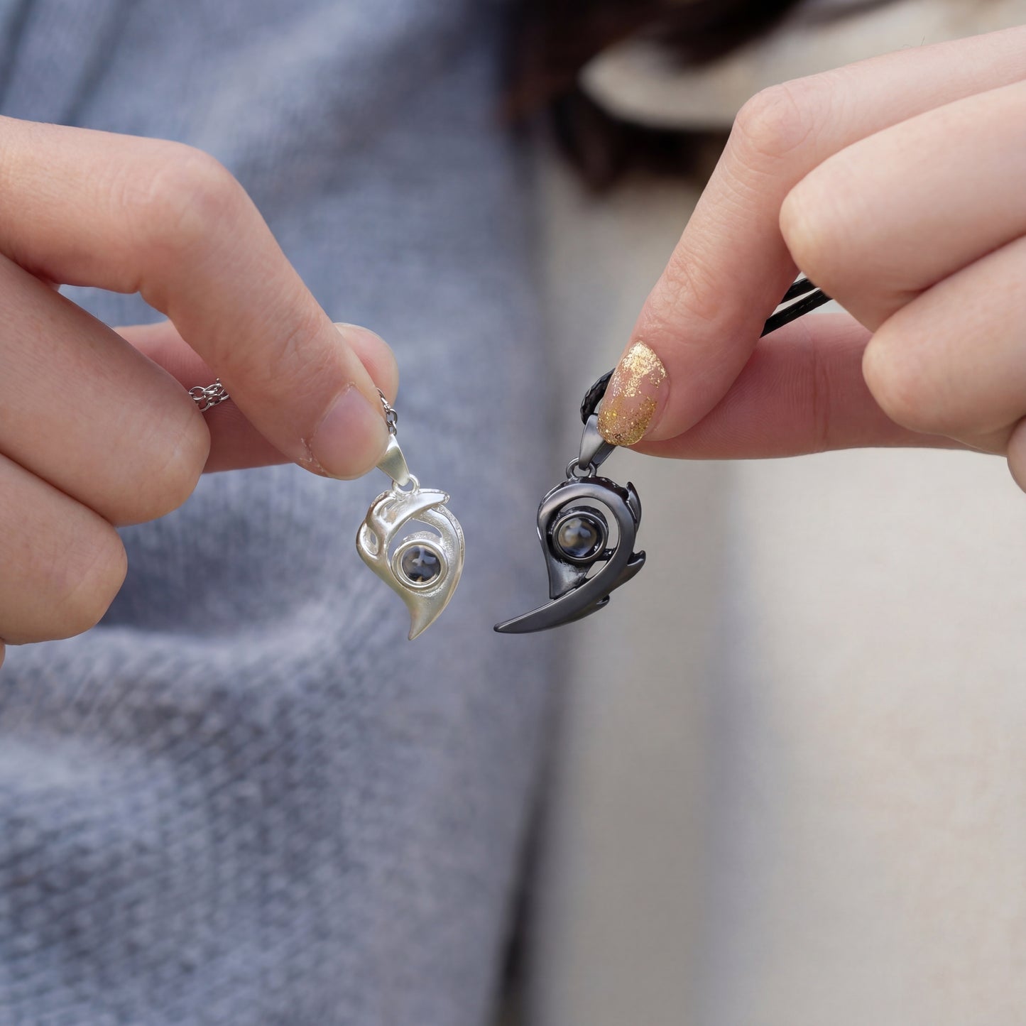 100 Dilde Seni Seviyorum Mercekli Kalpli Sevgili Çift Kolyesi